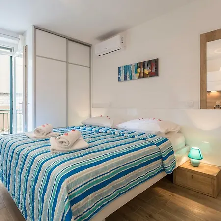 Maggy & Anna Apartment Split
